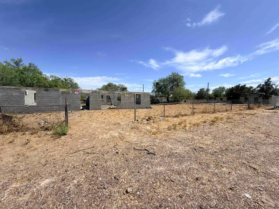 1902 Col. Antonio Zapata Avenue, Zapata, TX 78076 - #2