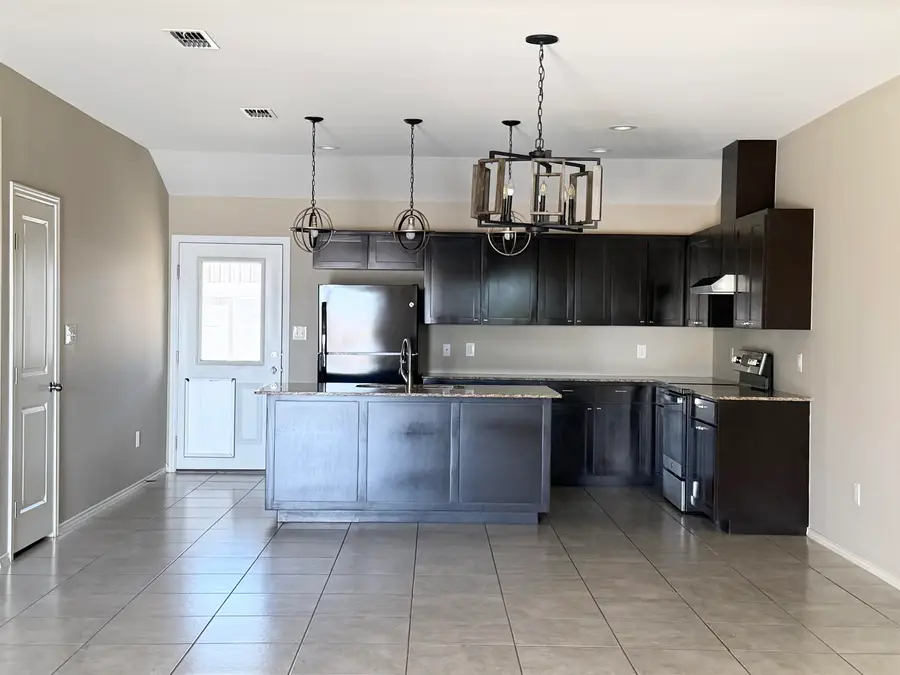 5310 Hacienda Ln, Laredo, TX 78046 - #3