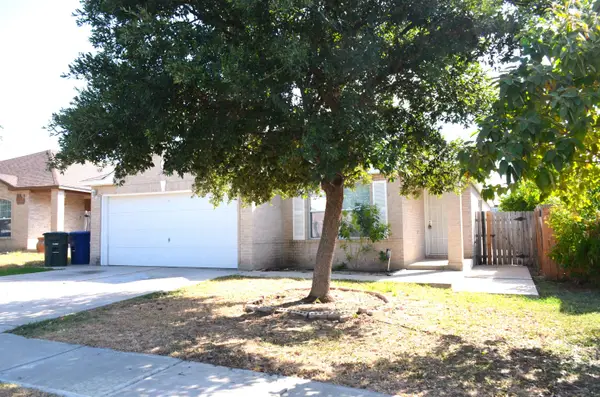 520 Gandara Dr, Laredo, TX 78043