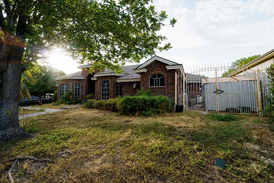 1616 Whitewood Dr, Laredo, TX 78045 - #2