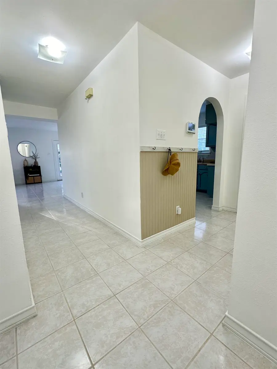 142 Salamanca Ave, Laredo, TX 78046-8406 - #2