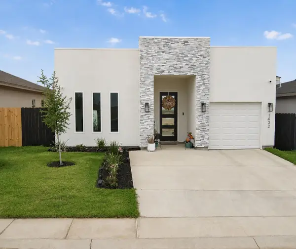 1432 Los Estribos Dr., Laredo, TX 78045