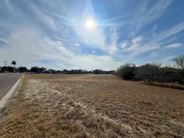 2247 County Rd, Zapata, TX 78076