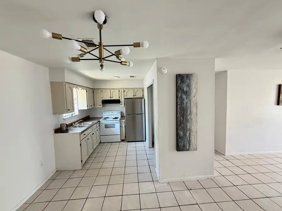 2620 Barrios St, Laredo, TX 78043 - #2
