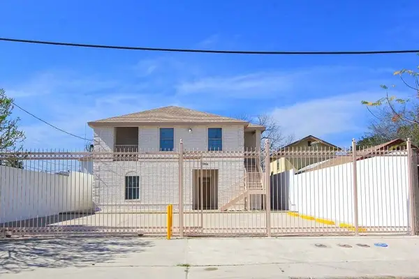 2704 San Agustin Ave, Laredo, TX 78040