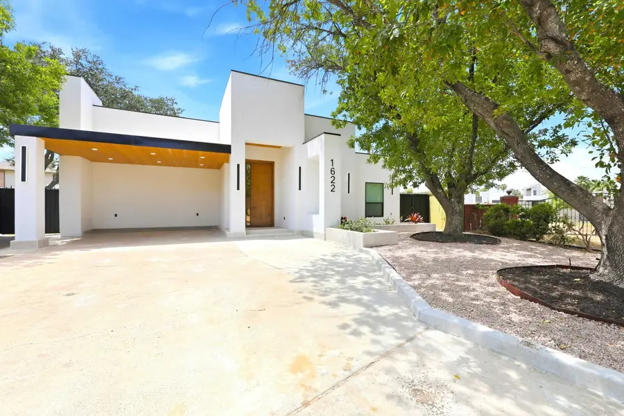 1622 Eagle Trace Dr, Laredo, TX 78045 - #2