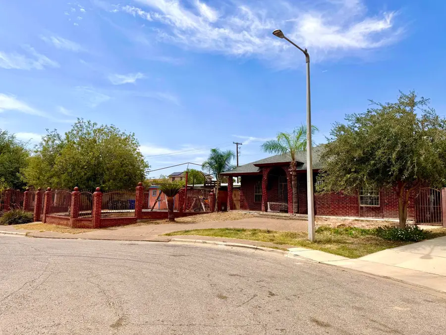 440 General Franco Dr, Laredo, TX 78046 - #2