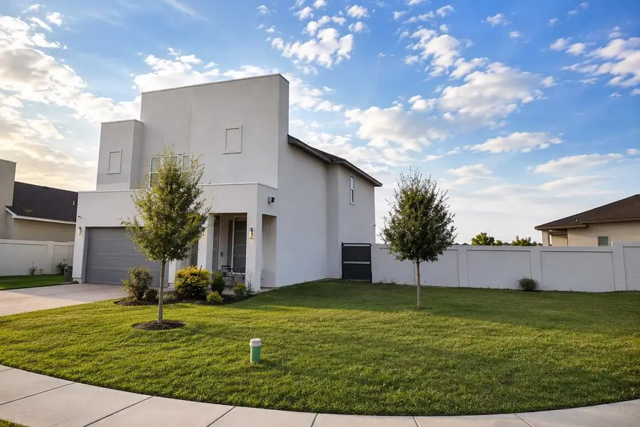 711 Solaz Dr., Laredo, TX 78045 - #2