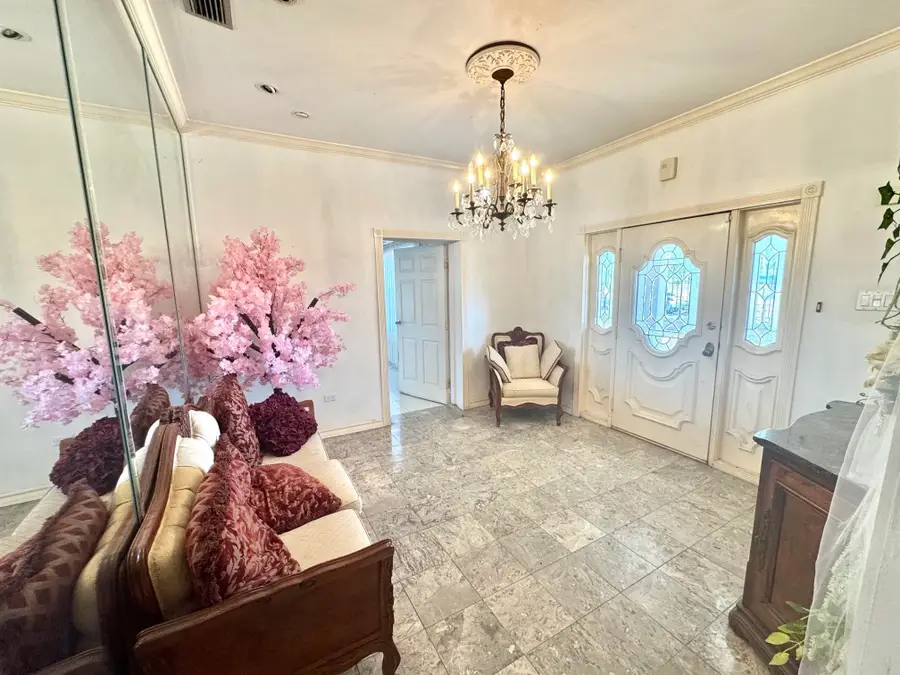 1014 Chacon St, Laredo, TX 78040 - #2