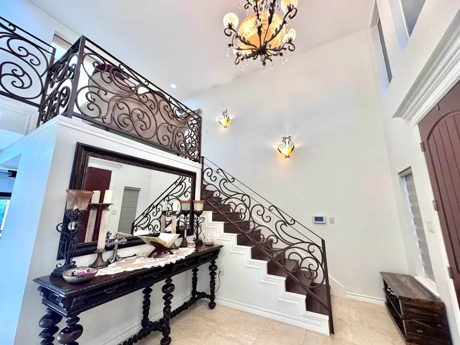 320 Merlin Rd, Laredo, TX 78041 - #2