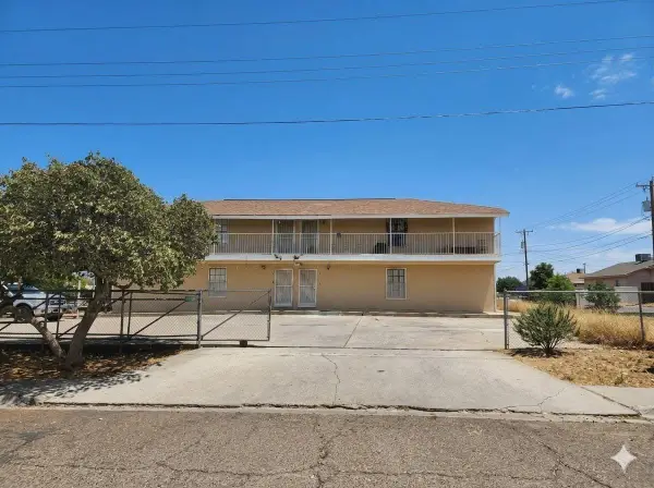 3202 Chacota St, Laredo, TX 78046