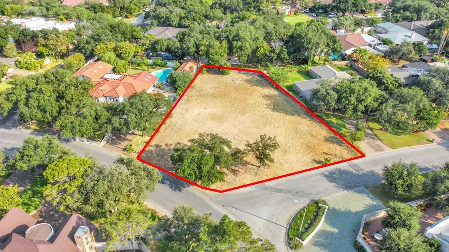 325 Manor Rd, Laredo, TX 78041 - #3