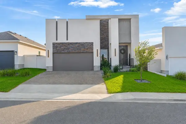 1418 Eagles LN, Laredo, TX 78045