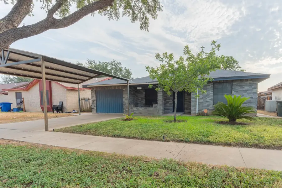 305 Albany Dr, Laredo, TX 78045 - #2