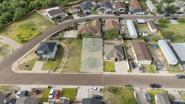 105 Frank Sciaraffa Dr, Laredo, TX 78045