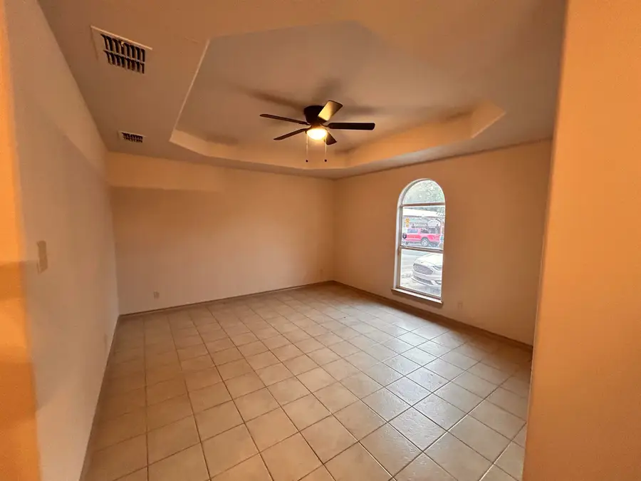 607 John Adams Rd, Laredo, TX 78043 - #3