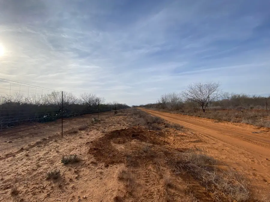 003 Ranch Rd, Encinal, TX 78019 - #2