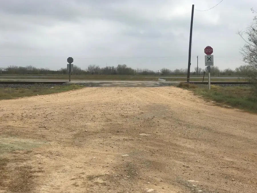 005 Ranch Rd, Encinal, TX 78019 - #2