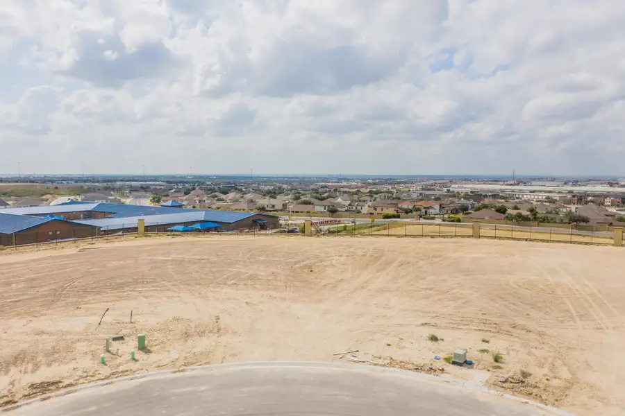 100 Panorama Dr., Laredo, TX 78045 - #2