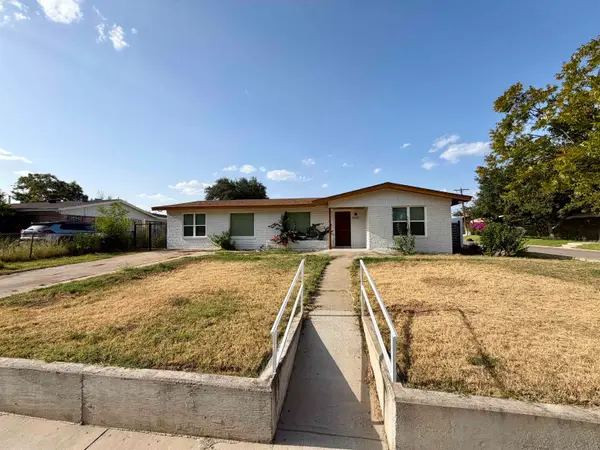 2320 Garfield St, Laredo, TX 78043