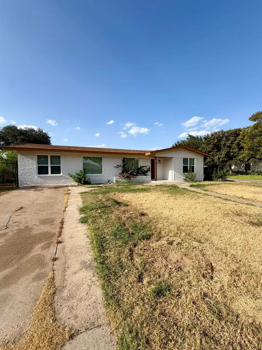 2320 Garfield St, Laredo, TX 78043 - #3