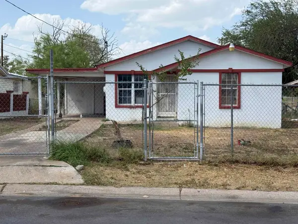 2218 E Price St, Laredo, TX 78040
