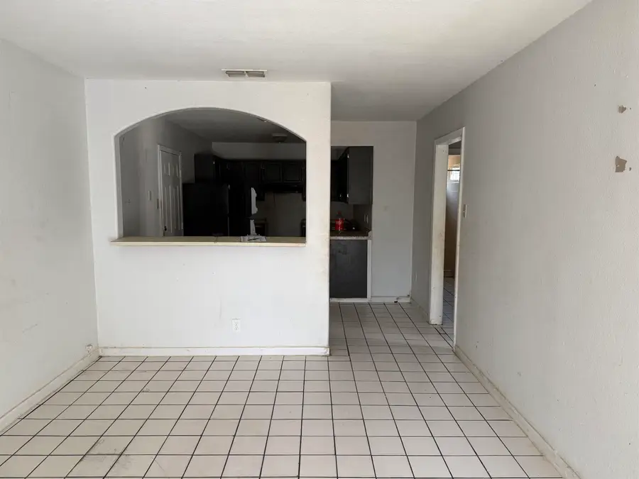 2218 E Price St, Laredo, TX 78040 - #3