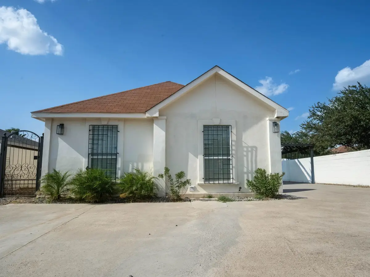 3720 Nubes Dr, Laredo, TX 78046 - #1