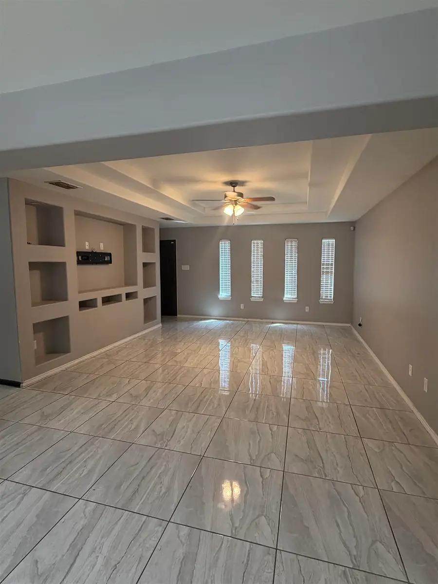 4304 Alexis Dr, Laredo, TX 78046 - #2