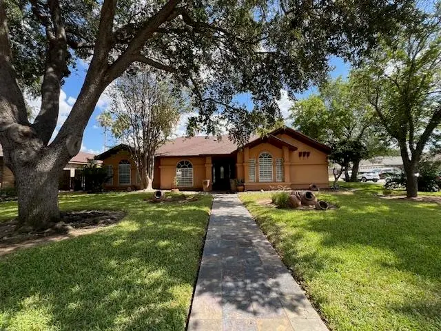 1201 St Patrick Dr, Laredo, TX 78045 - #1