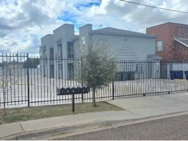 2103 Napoleon St, Laredo, TX 78043 - #2