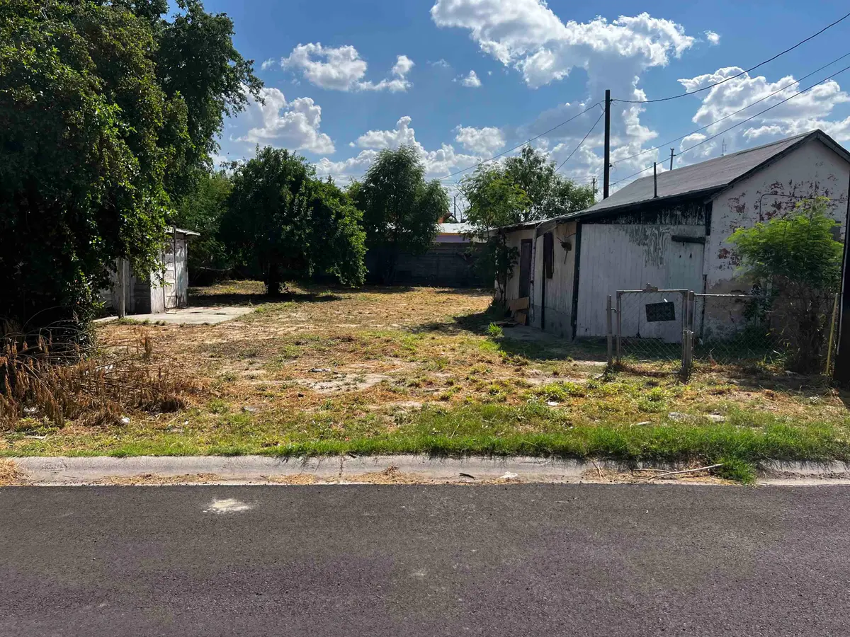 1819 Alamo St, Laredo, TX 78040 - #1
