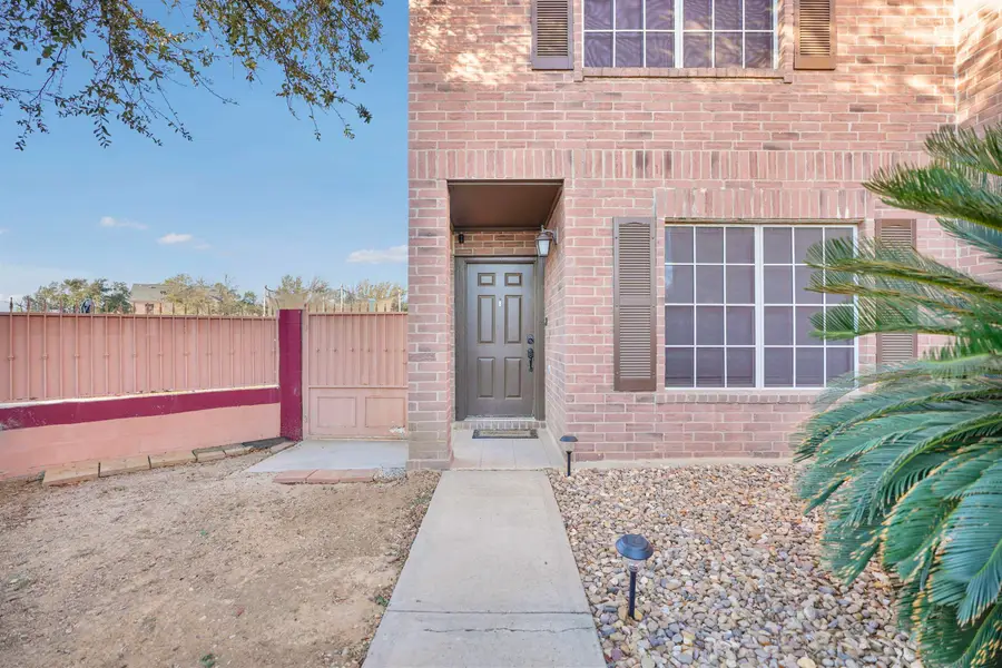 2122 Mallorca Dr, Laredo, TX 78046 - #3