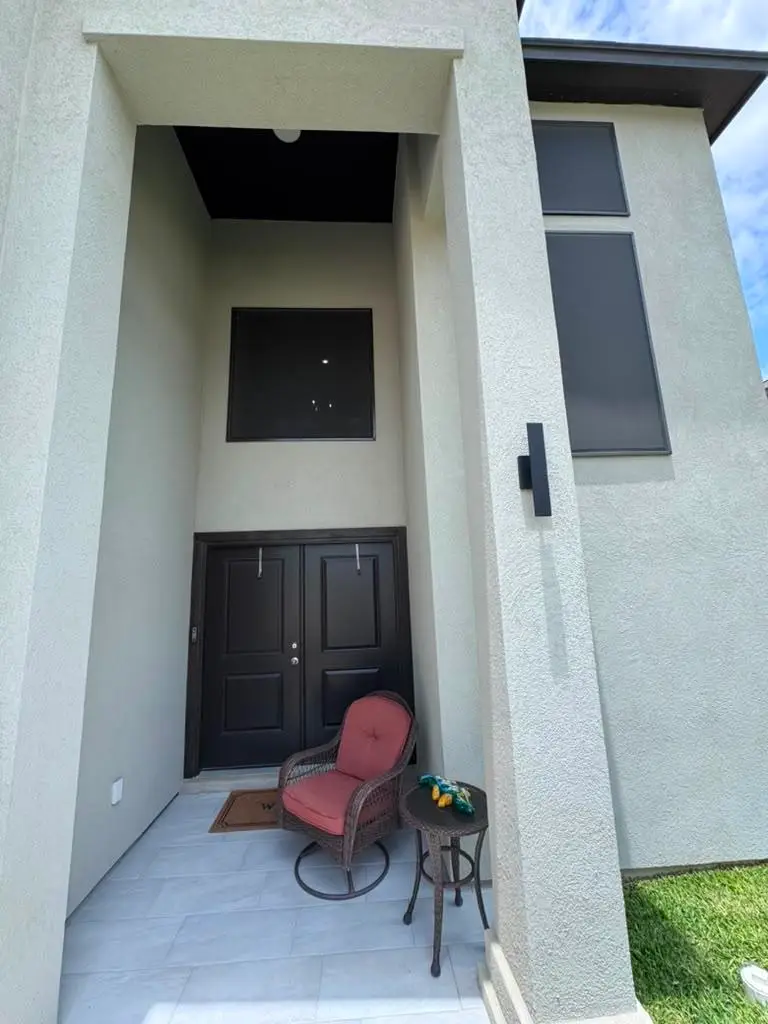 3012 Clydesdale Dr., Laredo, TX 78046 - #3