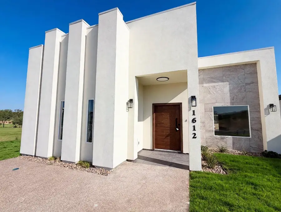 1612 Principal Ln., Laredo, TX 78045 - #2