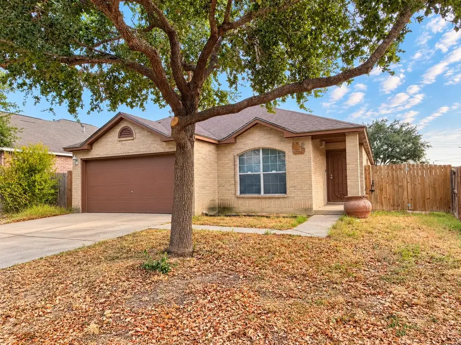 518 Gandara Dr, Laredo, TX 78043 - #2