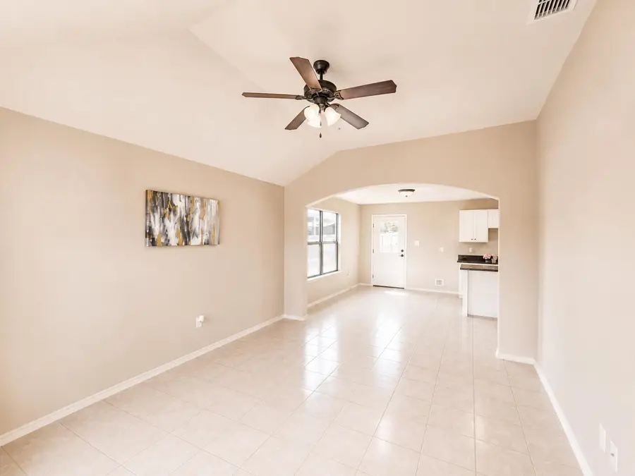 4402 Peacock St., Laredo, TX 78045 - #3