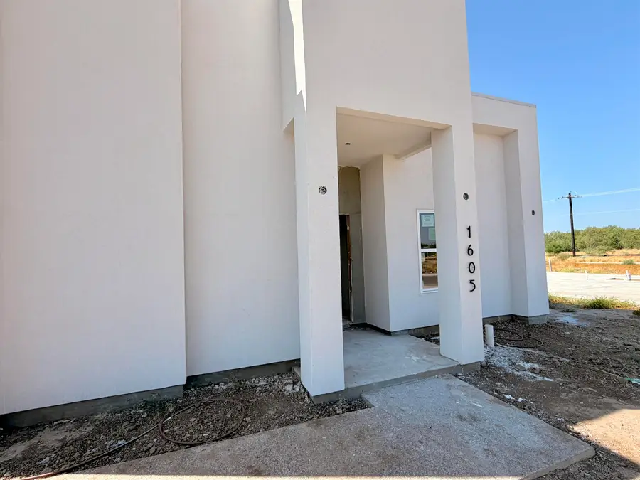 1605 Secretaria Ln., Laredo, TX 78046 - #2