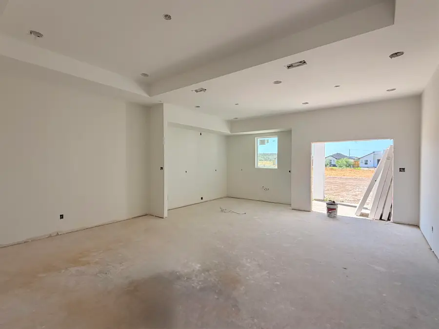 1605 Secretaria Ln., Laredo, TX 78046 - #3