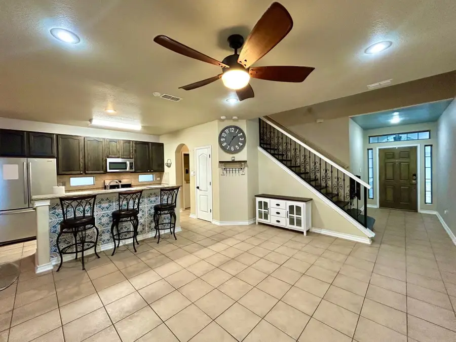 9813 Sandhill Dr, Laredo, TX 78045 - #3