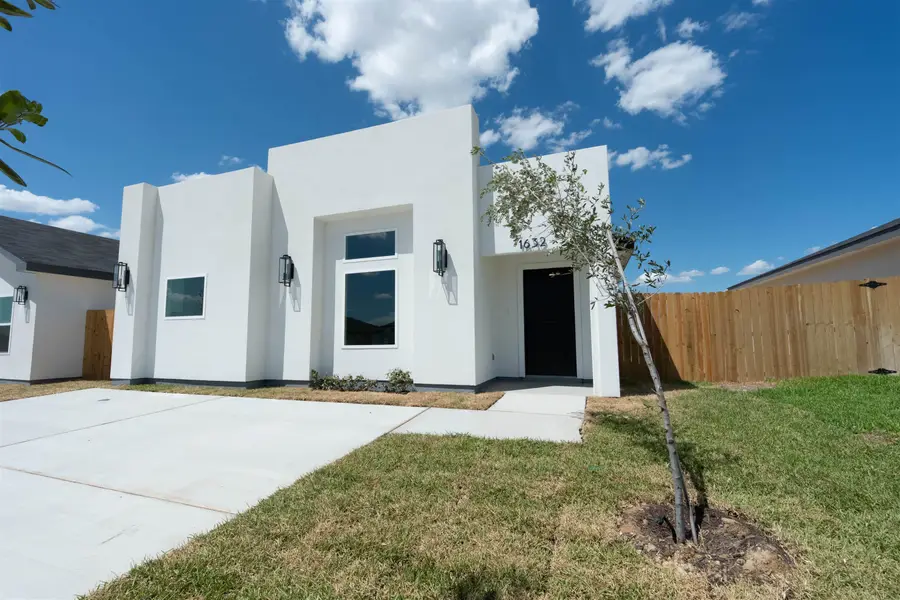1634 Secretaria Ln., Laredo, TX 78041 - #2