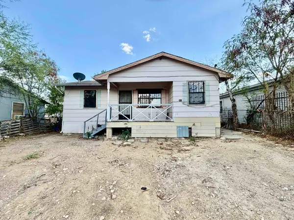 2507 San Salvador St, Laredo, TX 78046