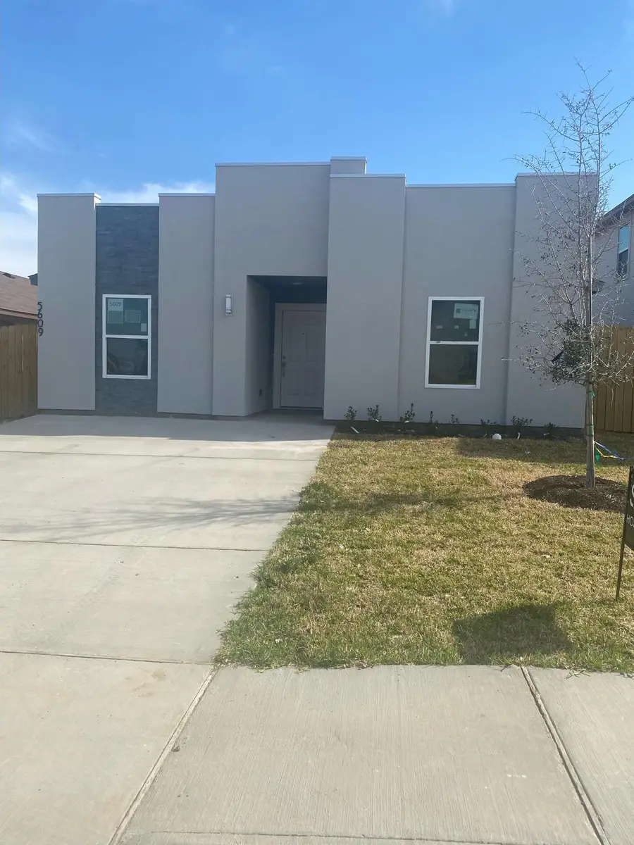 5609 Encanto Dr., Laredo, TX 78046 - #2