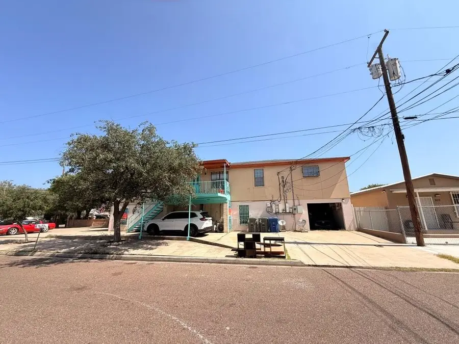 2901 San Agustin Ave, Laredo, TX 78040 - #3