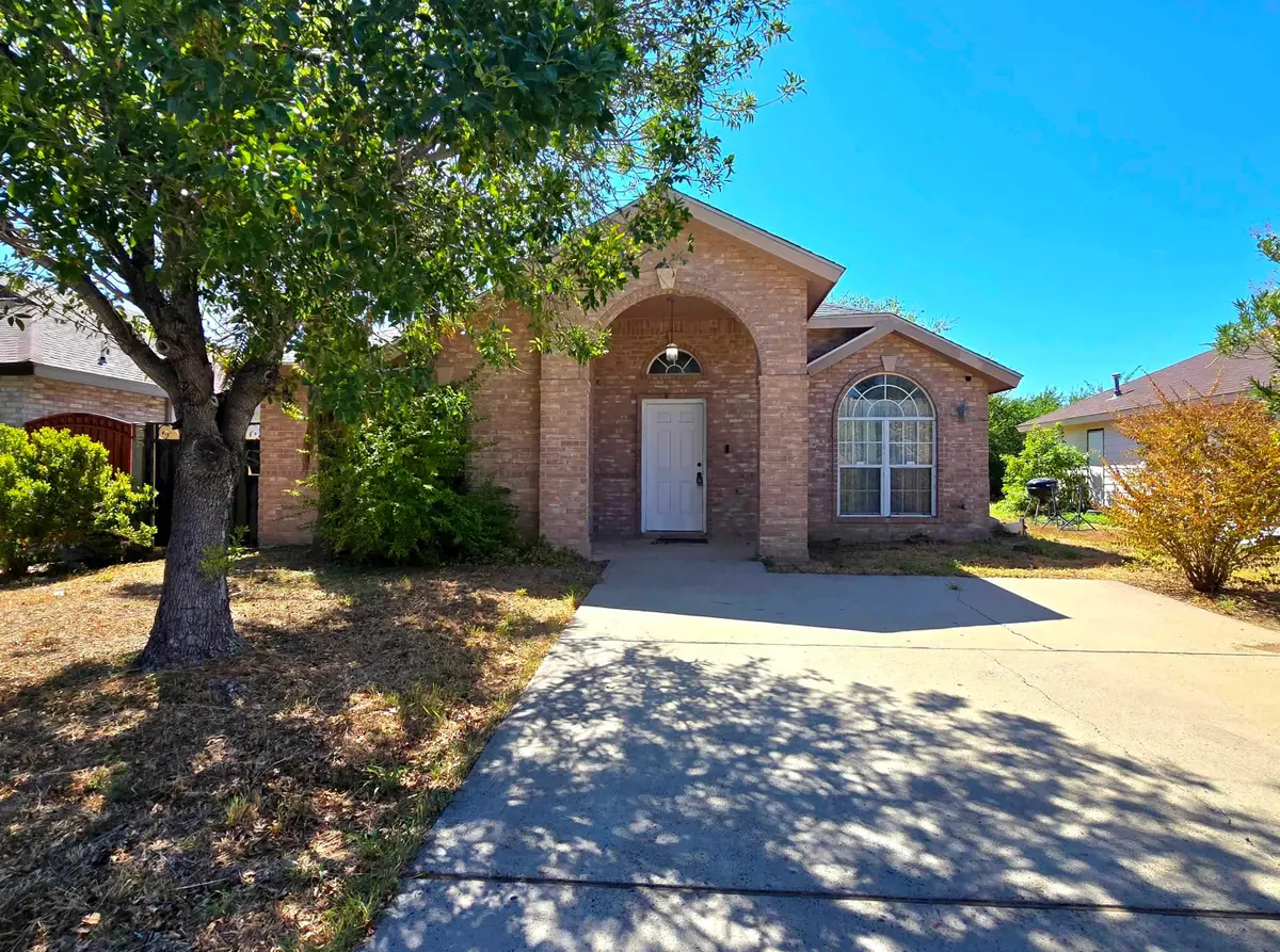 737 Royal Palm Dr, Laredo, TX 78045 - #1