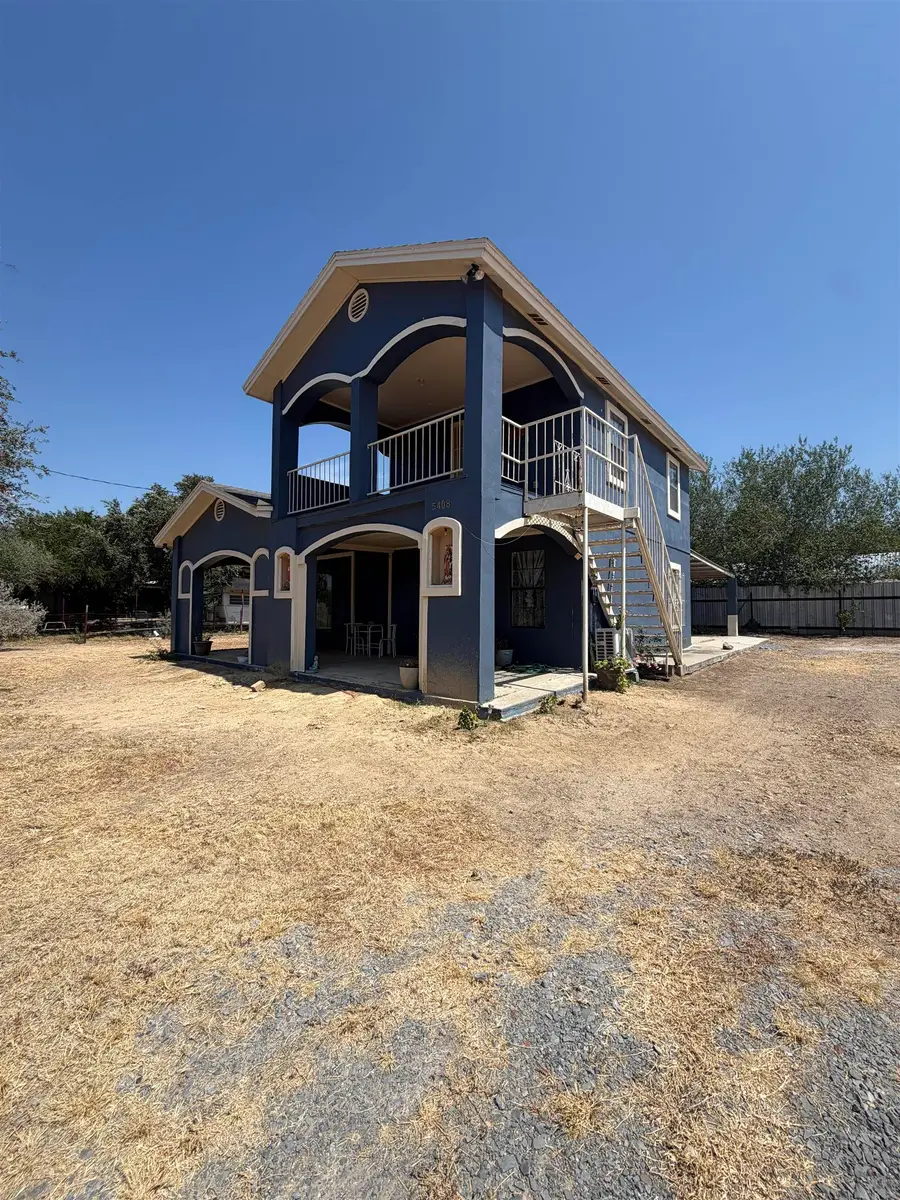 5408 Romeo Ln., Zapata, TX 78076 - #2