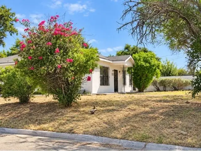 2302 E Lyon St, Laredo, TX 78043 - #2