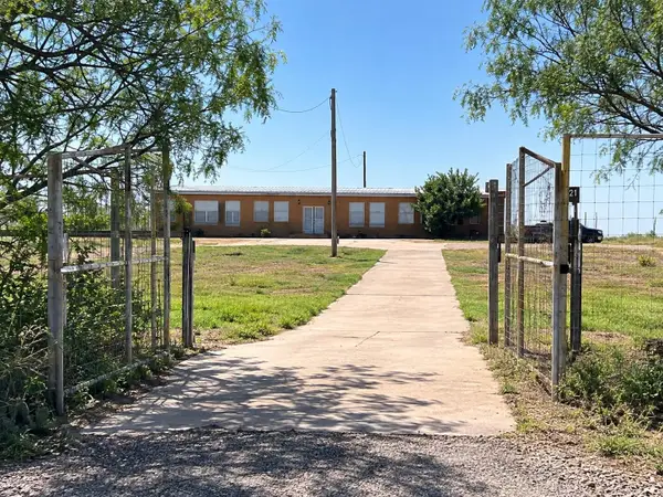 386 Papalote Rd, LAREDO, TX 78045-8071