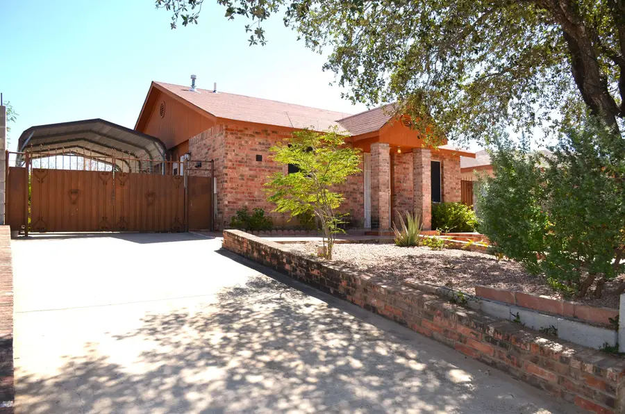 1317 Johnson Dr, Laredo, TX 78046 - #2