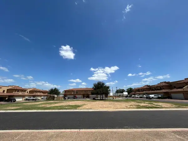 707 St James Dr, Laredo, TX 78041
